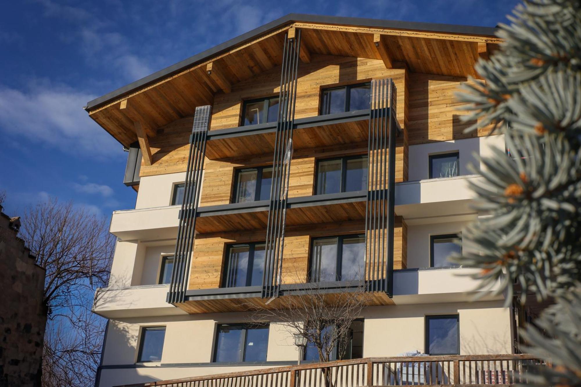 Hotel Alpino Varena Exterior photo